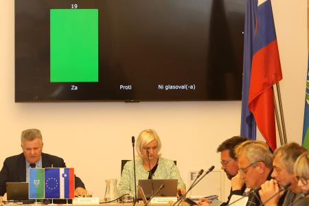 12 REDNA SEJA OBČINSKEGA SVETA 11 FOTO LJUBO VUKELIČ